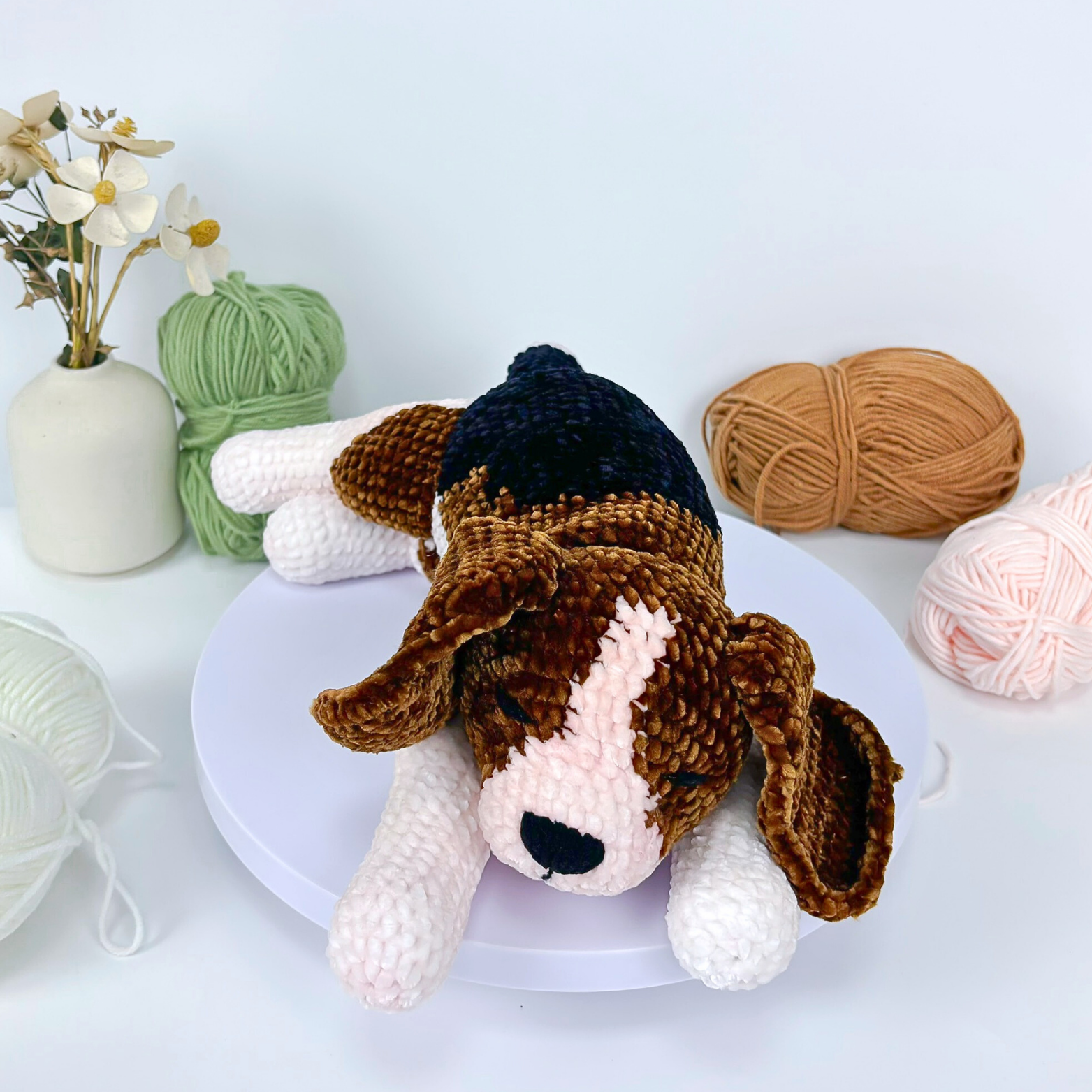 Beagle Dog Plush Amigurumi Crochet Pattern (PDF)