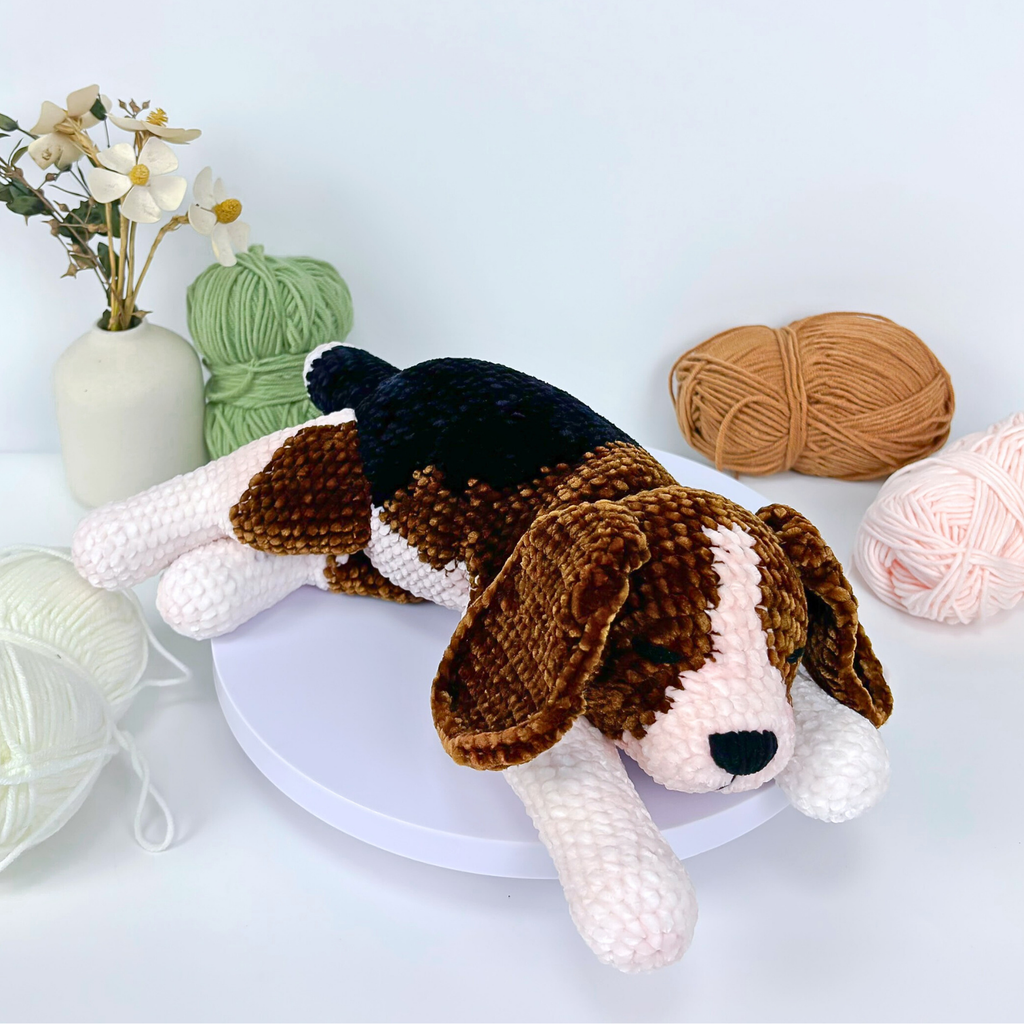 Beagle Dog Plush Amigurumi Crochet Pattern (PDF)