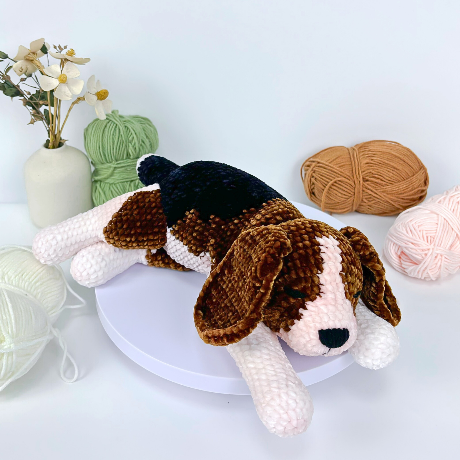 Beagle Dog Plush Amigurumi Crochet Pattern (PDF)