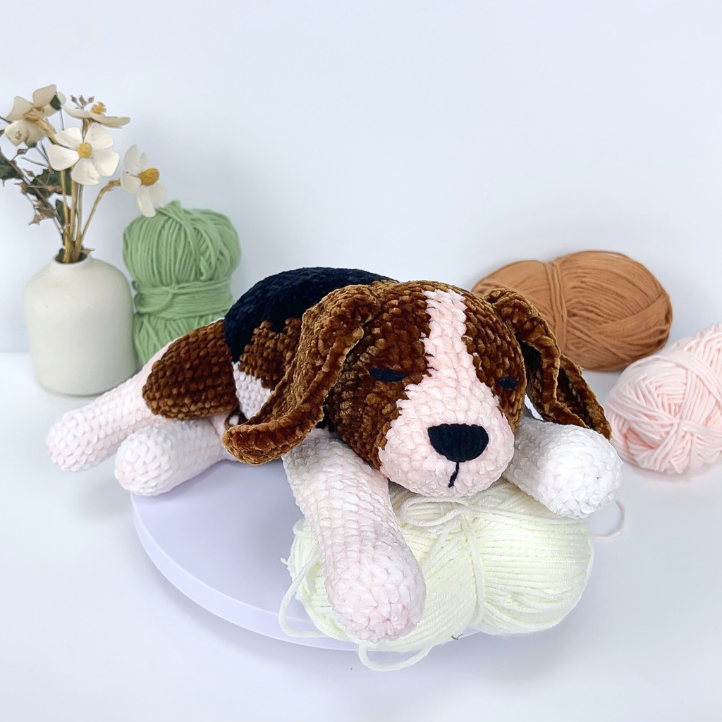 Beagle Dog Plush Amigurumi Crochet Pattern (PDF)