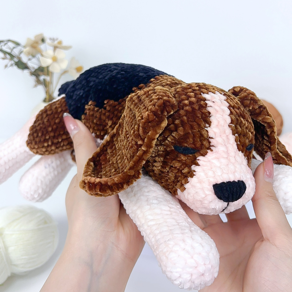 Beagle Dog Plush Amigurumi Crochet Pattern (PDF)