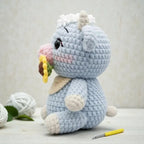Cow Holding Sunflower Amigurumi Crochet Pattern, Beginner Friendly (PDF Pattern, 5 Languages)