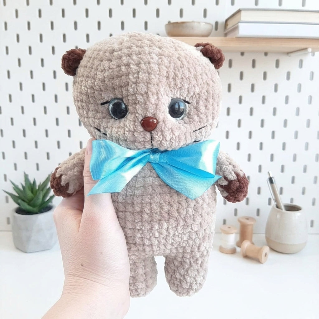 Little Kitten Crochet Pattern, Kawaii Cat Plush Amigurumi PDF Free Gift