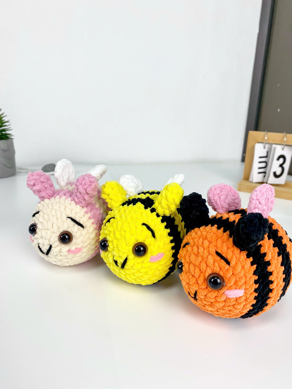 Bee Crochet Pattern PDF: Amigurumi Bumble Bee Plush Toy (Digital Download)